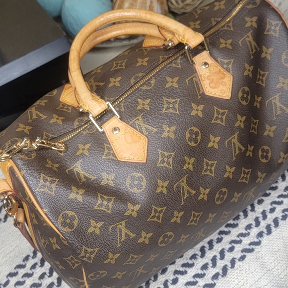 Pre-owned authentic LV 35 - Picture 2 of 11